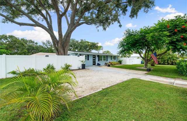 1911 UPPER BEECHWOOD AVENUE