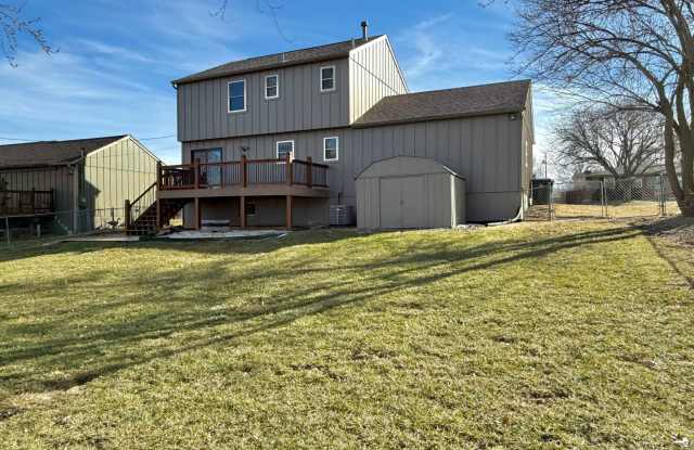 Update 3 bedroom, 2.5 bath in Washburn Rural School District