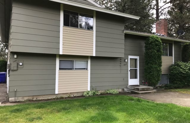 8215 N Howard St - 8215 North Howard Drive, Town and Country, WA 99208