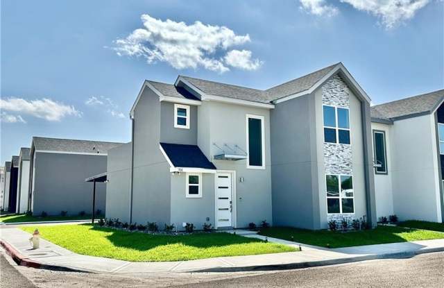 701 W Seminole Avenue