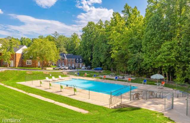 449 Hermitage Drive