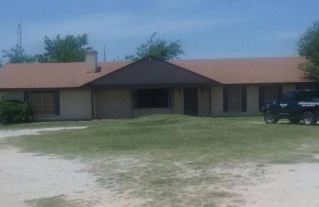 903 Keaton Road S - 903 Keaton Road, Sanger, TX 76266