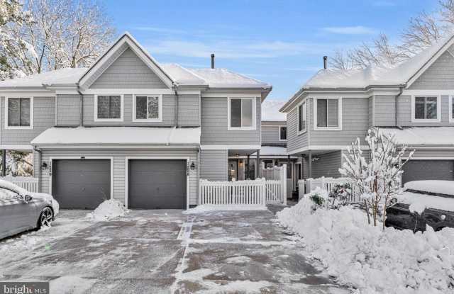 1228 CHANTICLEER Drive