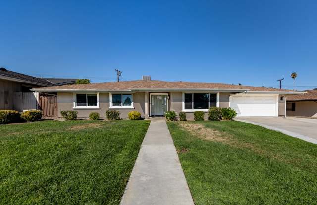 Large, Gorgeous Single Story Pool Home