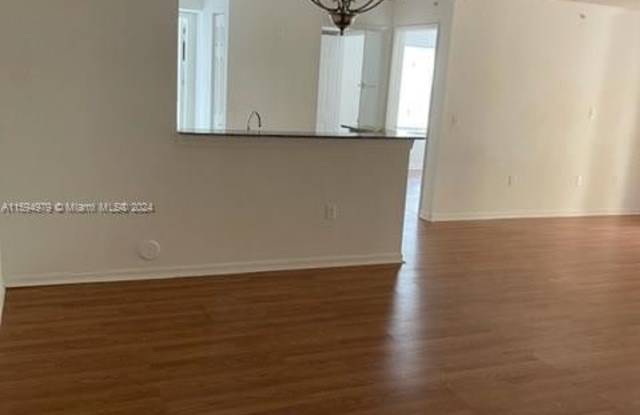 2494 Centergate Dr