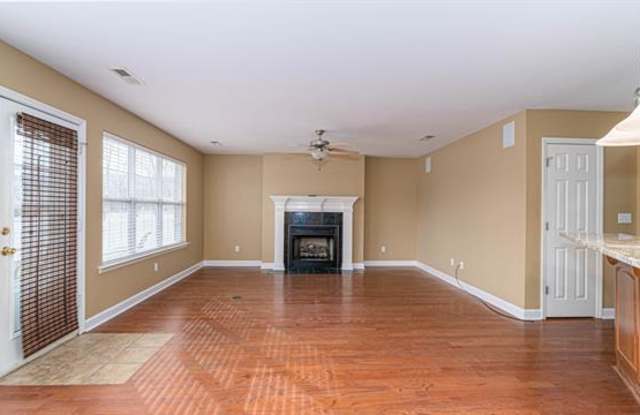 5311 Frankford Dr SE