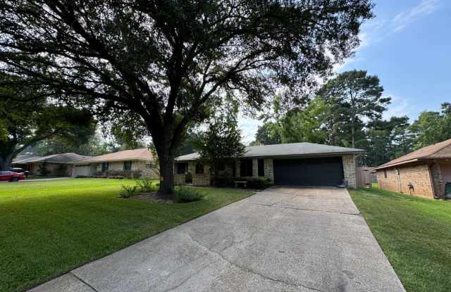 Large fully fenced yard..