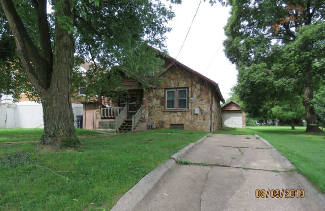 1005 N Rogers - 1005 North Rogers Avenue, Springfield, MO 65802