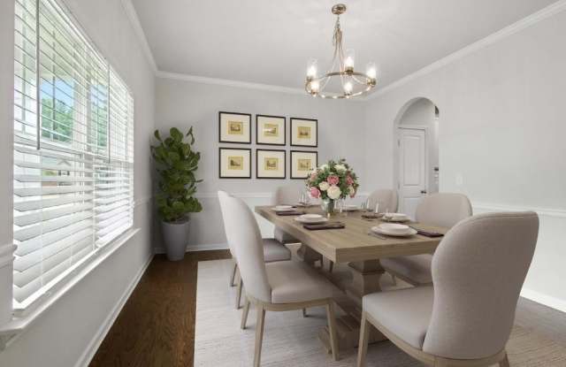 6215 Vista Crossing Way