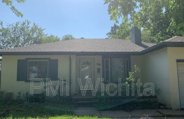 643 S Bluff Ave - 643 South Bluff Avenue, Wichita, KS 67218