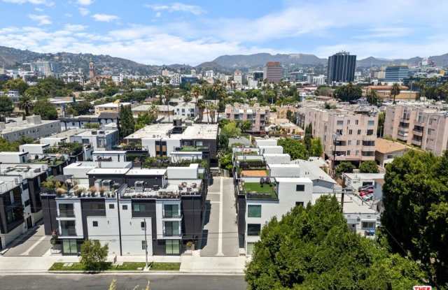 Photo of 1203 N Thomas Ln