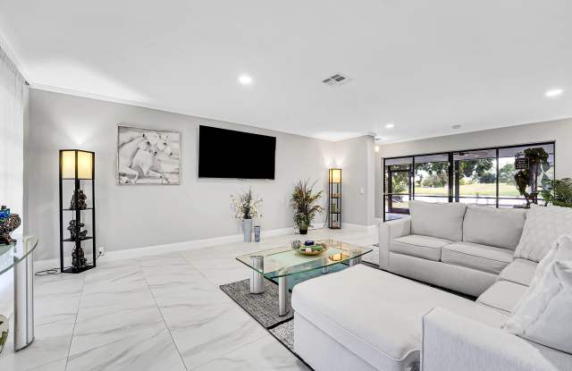 1618 The 12th Fairway