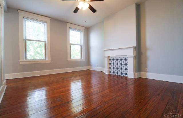 1614 Sycamore Street unit: 3