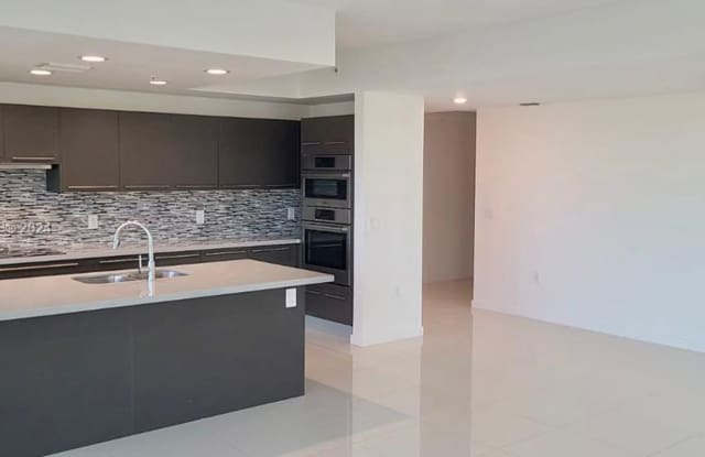 7751 NW 107th Avenue 504, Doral, FL 33178