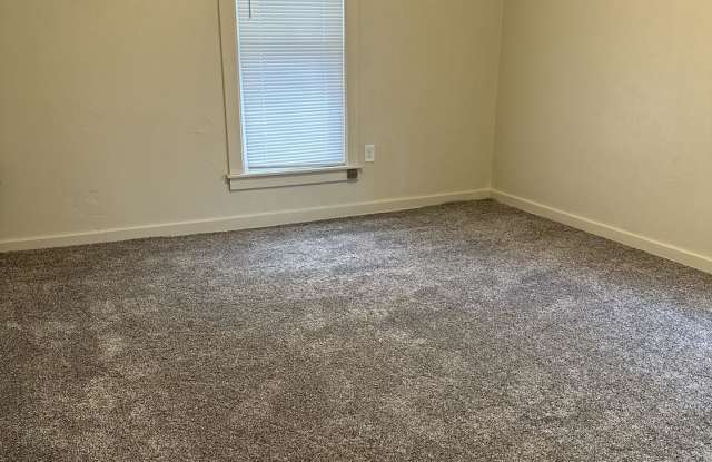 206 East Hammond Street - 4