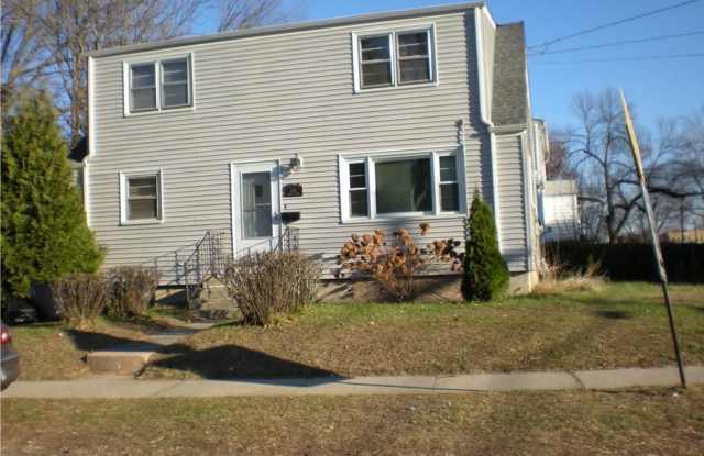 Beautiful 4 Bedrooms and 2 bathrooms House - 830 Garden Street, Hartford, CT 06112