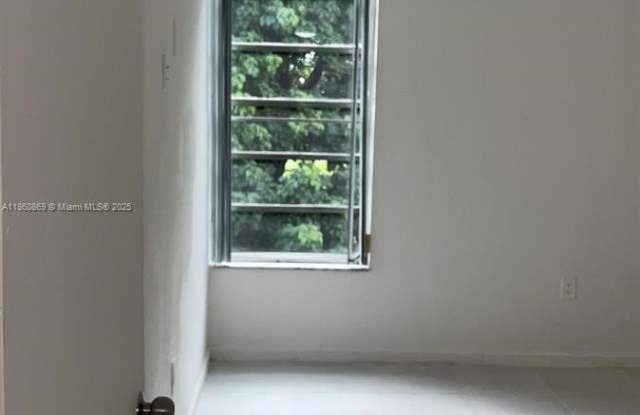 8860 Fontainebleau Blvd