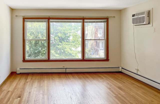 5043 W Cornelia Avenue