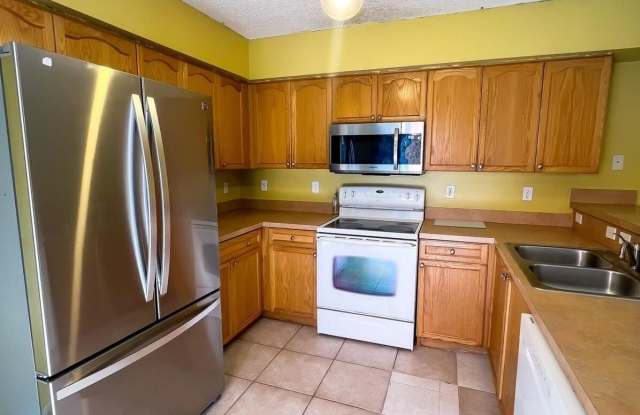 2220 White Pine Circle Circle