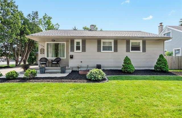 Photo of 1304 Grove Avenue