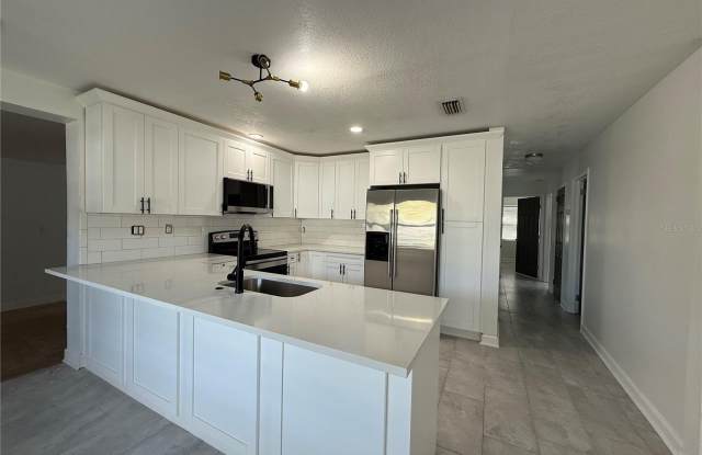 4426 W BAY COURT AVENUE