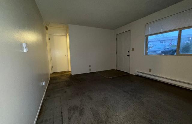 Affordable 1 bed 1 bath home in a safe neighborhood