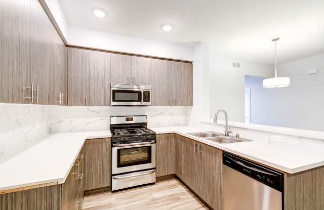 MODERNO North Hollywood