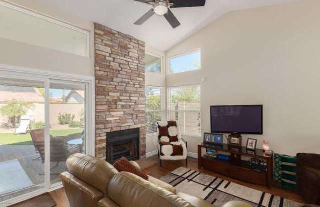 5250 East Greenway Circle