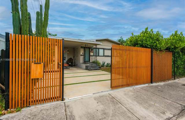 2925 NW 11th Ave