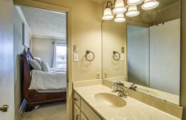 208 Daffodil Street - D1