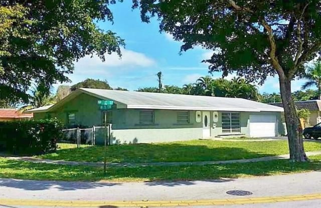 7561 NW 12th St - 7561 Northwest 12th Street, Plantation, FL 33313