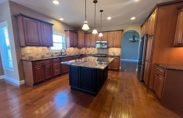 Luxurious 4-Bedroom Home in Fox Creek Subdivision!