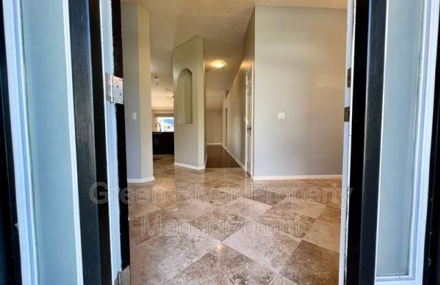 1585 E. Windy Willow Dr