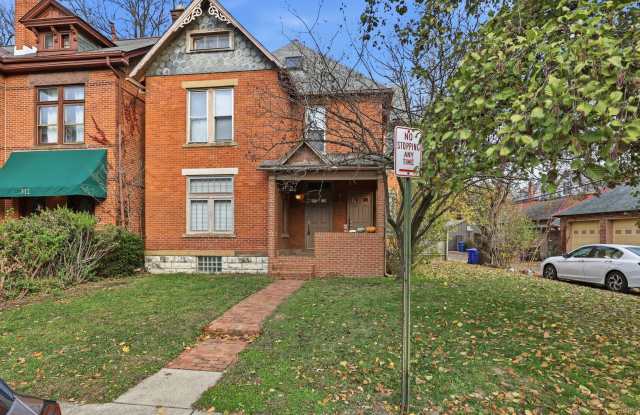 Photo of Muir - 308-308 1/2 Wilber Ave