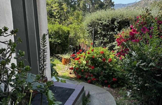 6863 Alta Loma Ter