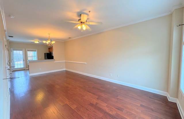 Available NOW | Charming 2 bedroom| 2.5 bath Townhouse l Whitehall Village | Pool