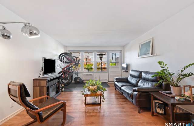 30 Glenbrook Road