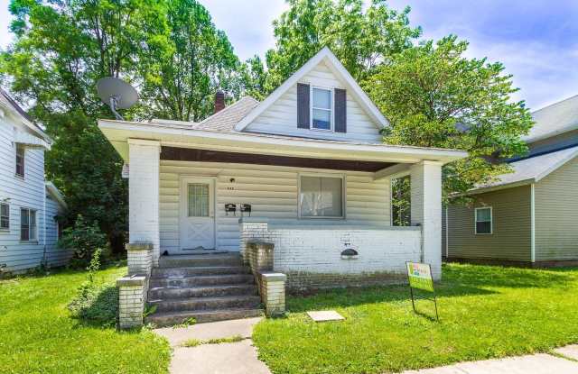 Photo of 815  817 W University Ave