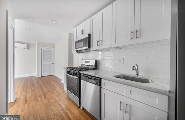Photo of 2309 GREEN Street unit: 3R