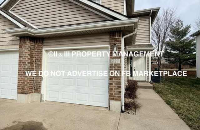 921 Southwest Peach Tree Lane