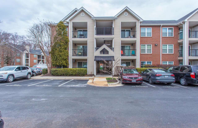 3306 WYNDHAM CIRCLE - 3306 Wyndham Cr, Alexandria, VA 22302