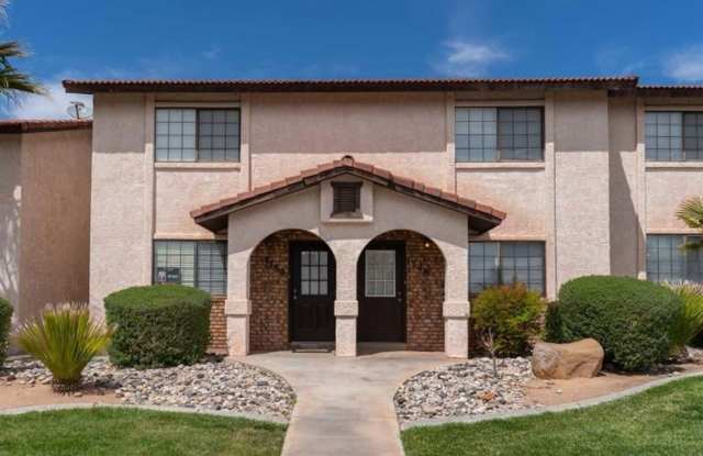 2 Bed Townhome with Balcony and Private Patio - 1766 West 1020 North, St. George, UT 84770