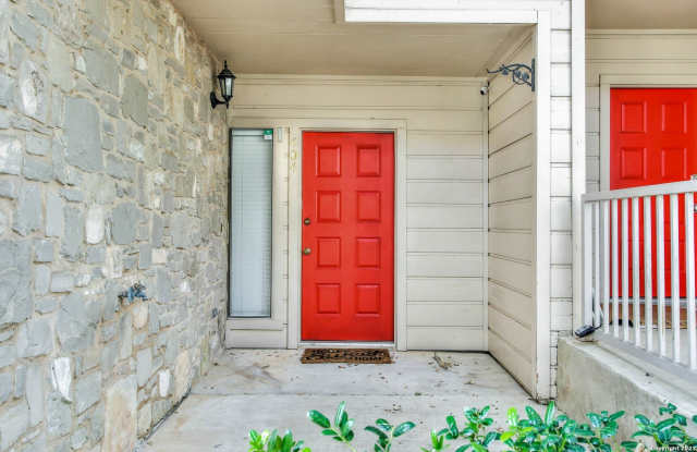 Photo of 829 W Bitters unit: Apt 404