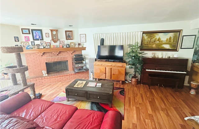 Photo of 1673 251 St, Street