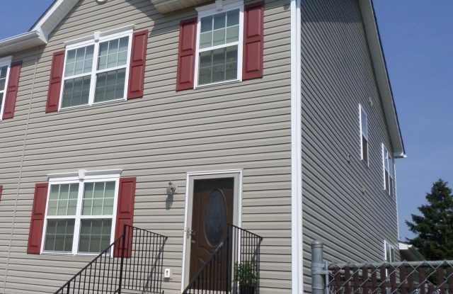 206 N FAIRFAX Boulevard
