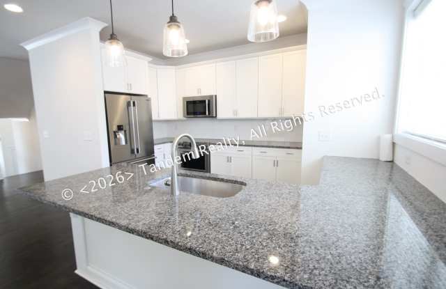 526 Wedgewood Ave
