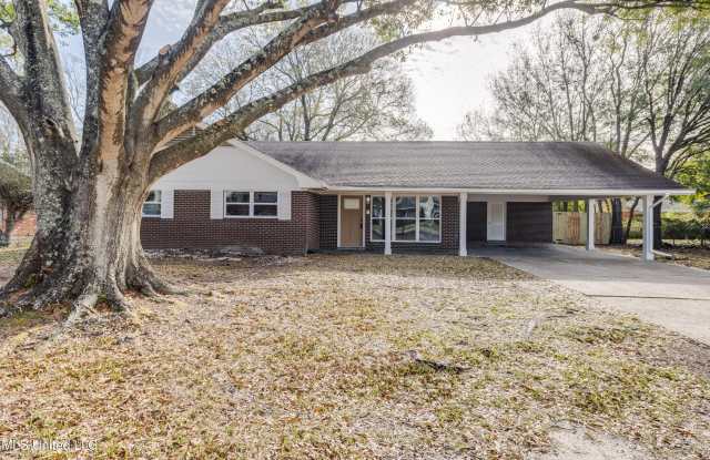 Photo of 2211 Popps Ferry Road