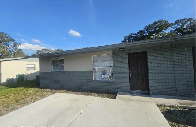 Beautiful and cozy 2/1 apartment available now!