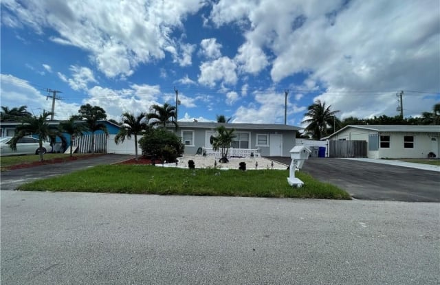 2541 NE 9th Ave - 2541 Northeast 9th Avenue, Pompano Beach, FL 33064