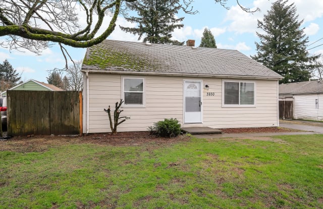 3930 SE 97th Ave - 3930 Southeast 97th Avenue, Portland, OR 97266